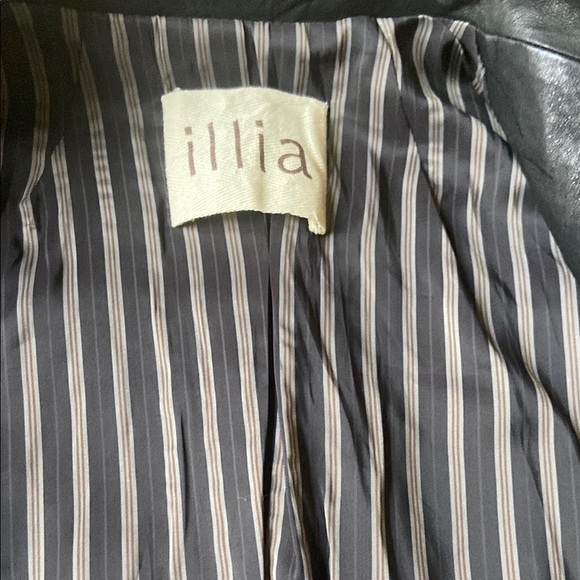 Gillia Black Leather Jacket with Textured Finish - Picture 2 of 7